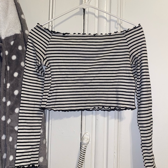 Crop top - Picture 2 of 3